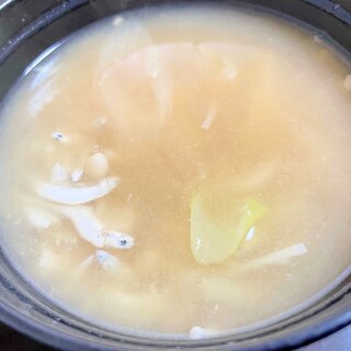 しらす・エノキ・ネギの味噌汁